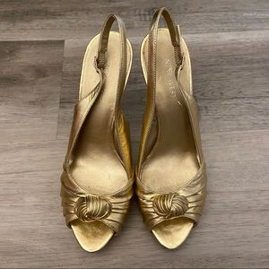 NINE WEST NWLUXIOUS Gold Peep Toe Slingback Heels